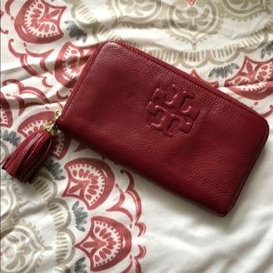 TORY BURCH THEA ZIP CONTINENTAL WALLET